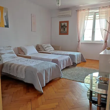 Lägenhet Apartman Gabi *